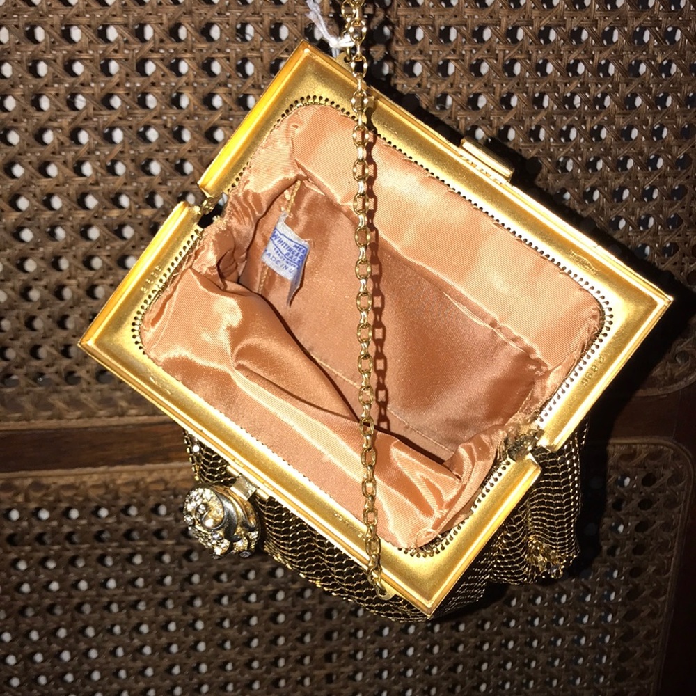 1950's Vintage Whiting and Davis Gold Tone Clutch - Picture 5 of 10